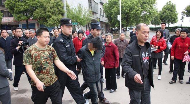 湖南警方一村民杀害一家四口,豪华精英版79.26.45-江GO121,127.13